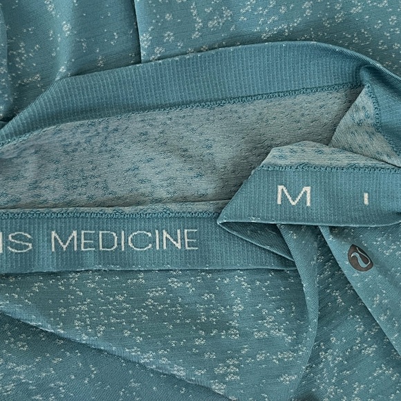 Lululemon Men’s Short Sleeve NWOT - Picture 3 of 4